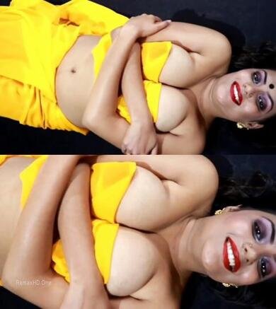 Hottest indian bhabi yellow Saree enjoy big boobs HD
