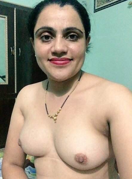 Very sexy hot bhabi hd boobs pics full nude pics albums (3)