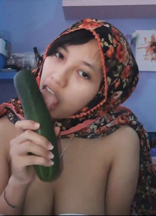 Extremely cute hijabi babe ok xxx playing with cucumber