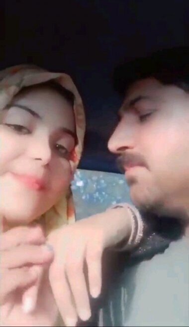Extremely cute kashmiri girl indian xxx vidio enjoy with uncle mms