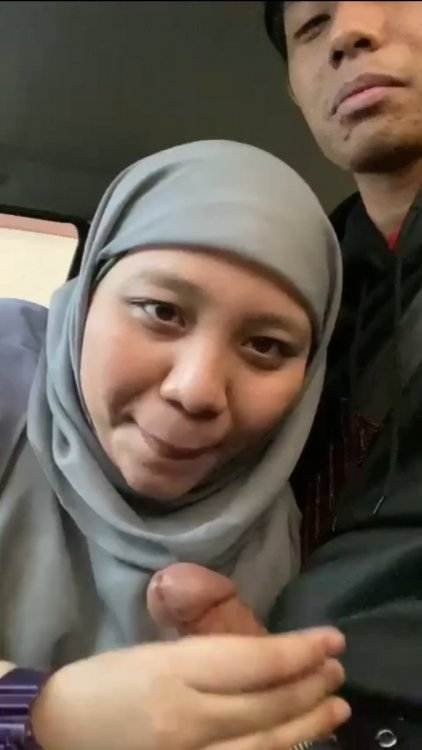 Muslim hijabi tanker girl porndoe suck bf cock in car