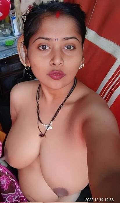 Super hottest Boudi savita bhabhi porn showing big boobs mms