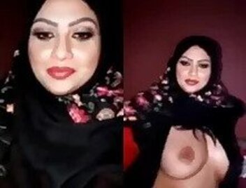 Paki milf aunty pakistani sextube showing big tits nude mms