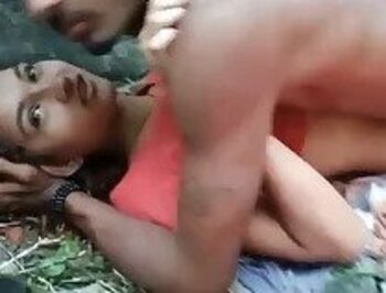 Xxx Vidio In Hindi - Very cute 18 girl xxx vedio indian hard fucking bf outdoor chudai video