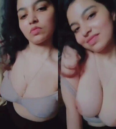 Extremely-cute-hottest-girl-xxx-indian-bf-showing-big-tits-mms-HD.jpg