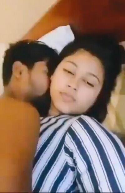 Beautiful-sexy-lover-couple-xxx-indian-pron-having-viral-mms.jpg