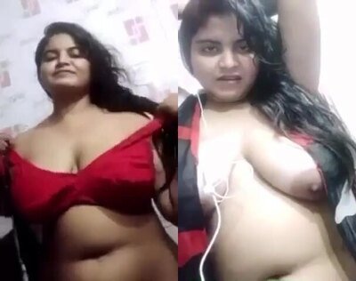 Very-beautiful-sexy-girl-www-xxx-india-com-showing-big-tits-nude-mms.jpg