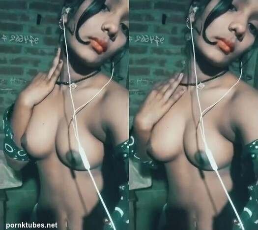 Desi-village-18-sexy-babe-mallu-tango-nude-live.jpg