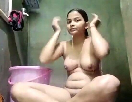 Super-cute-18-bd-girl-top-desi-porn-nude-bath-mms.jpg