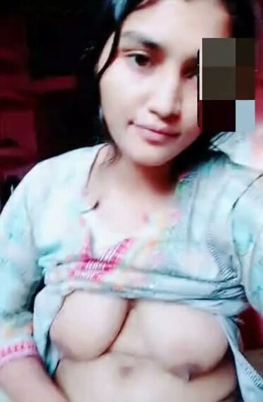 Pak-beautiful-village-muslim-babe-hot-video-pakistani-nude-mms.jpg