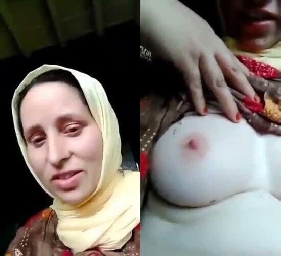Amateur-arab-sexy-aunty-sexarablive-fingering-pussy.jpg
