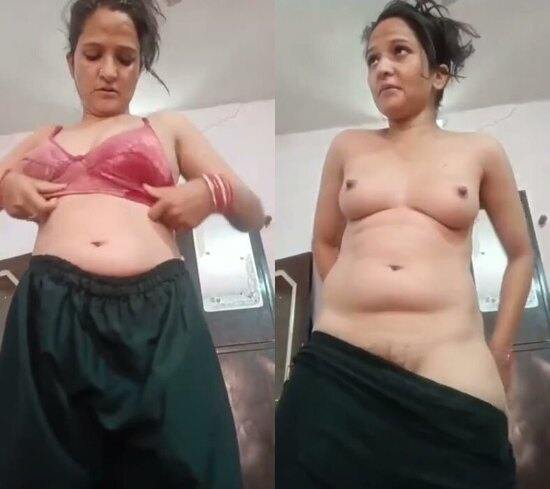 Very-beautiful-muslim-sexy-aunties-in-salwar-kameez-nude-mms.jpg